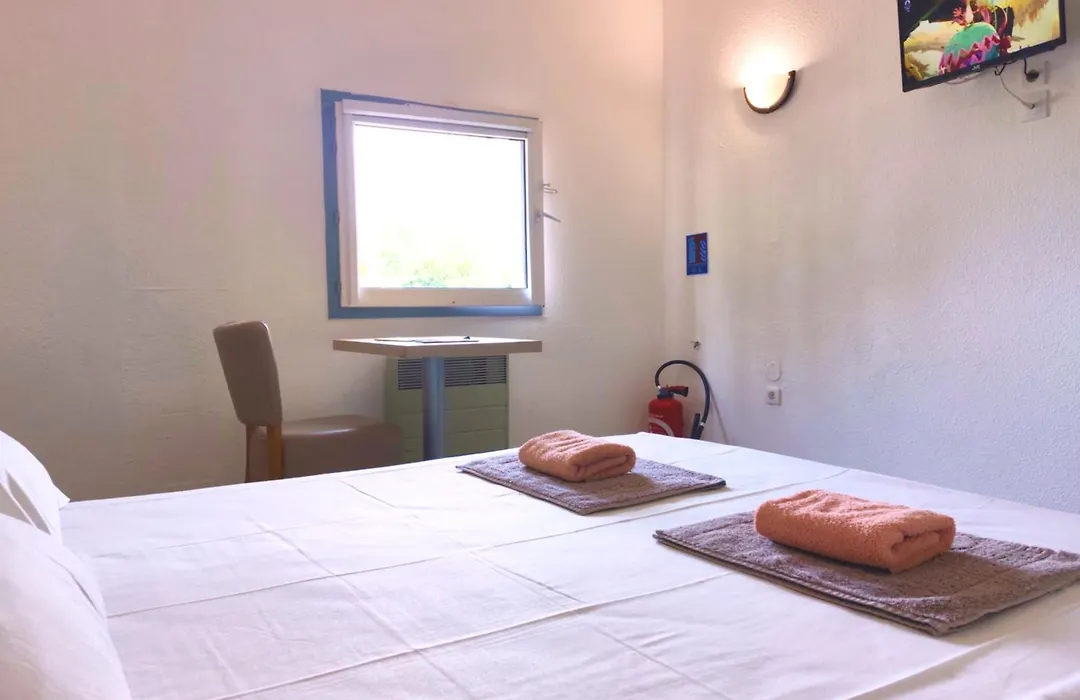 Hotel La Voile Bleue-1